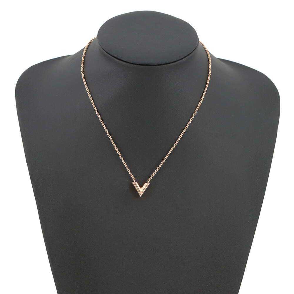 LOUIS VUITTON Gold Necklace - Picture 4 of 10